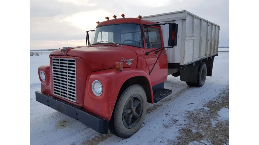 1971 International Harvester Loadstar - Image 2 of 10
