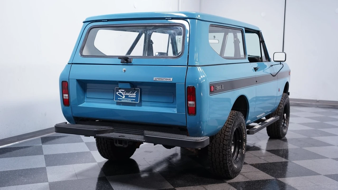 1971 International - Image 11 of 21