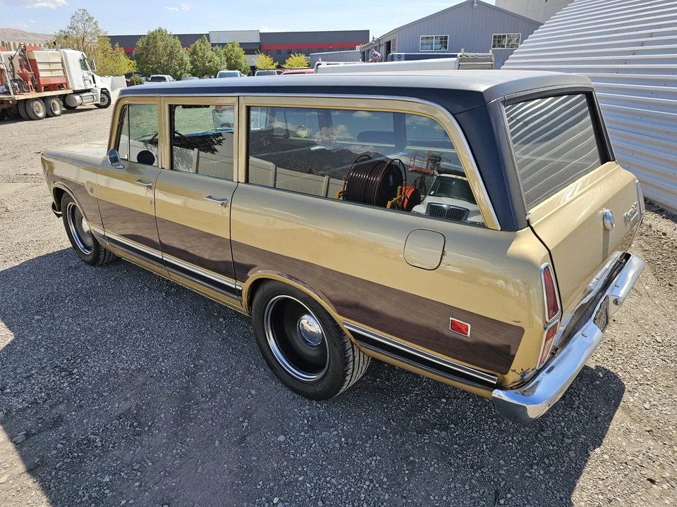1971 International Harvester Travelall - Image 10 of 31