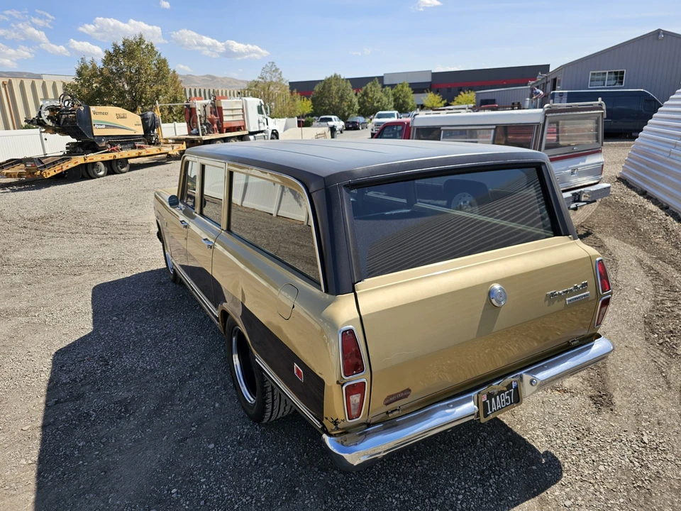 1971 International Harvester Travelall - Image 12 of 31