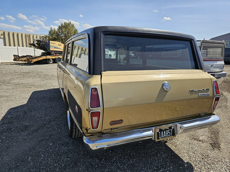 1971 International Harvester Travelall - Image 13 of 31