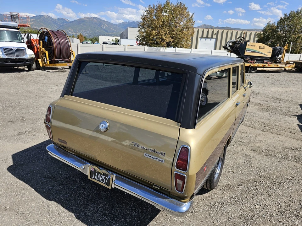 1971 International Harvester Travelall - Image 17 of 31