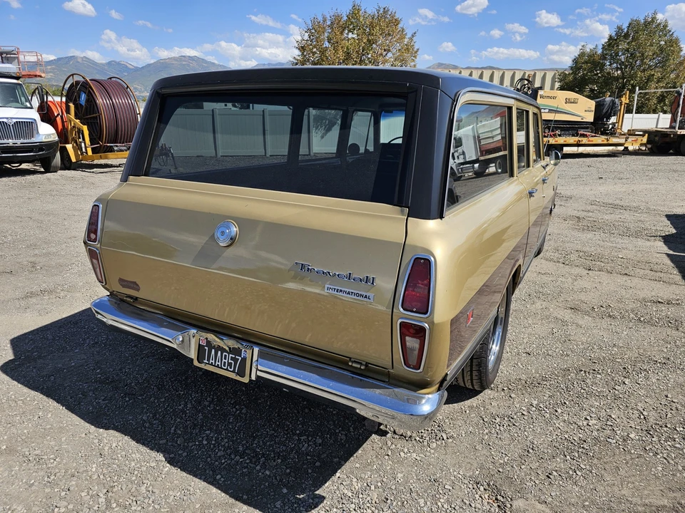 1971 International Harvester Travelall - Image 18 of 31