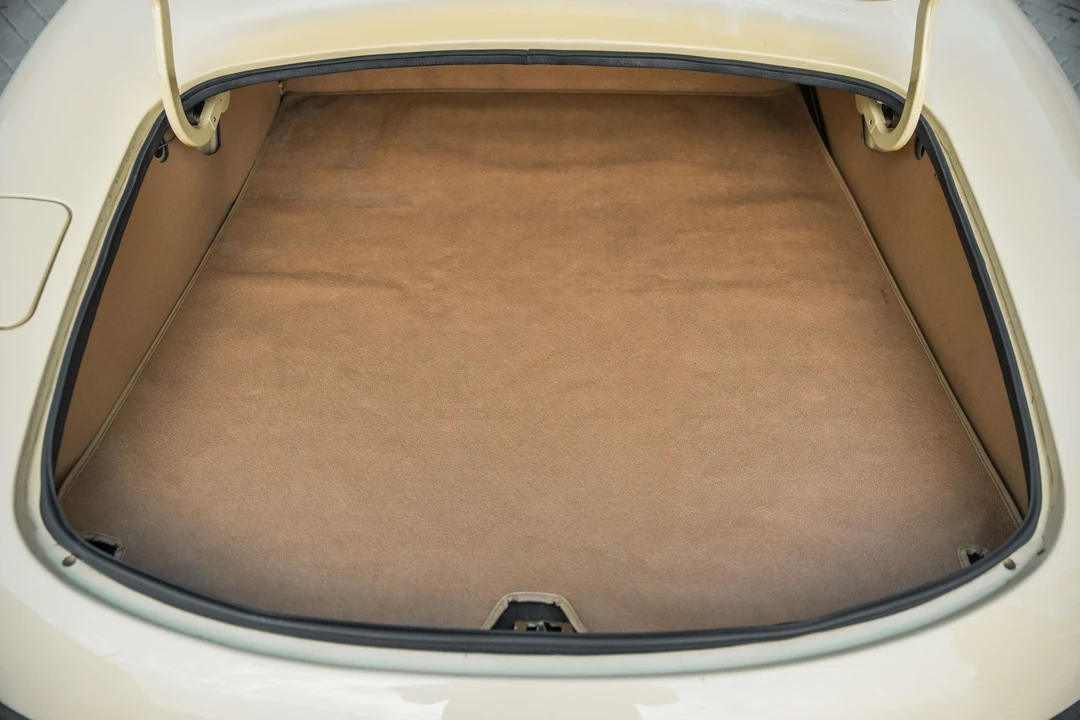 1971 Jaguar E-Type Series 2 - Image 9 of 31