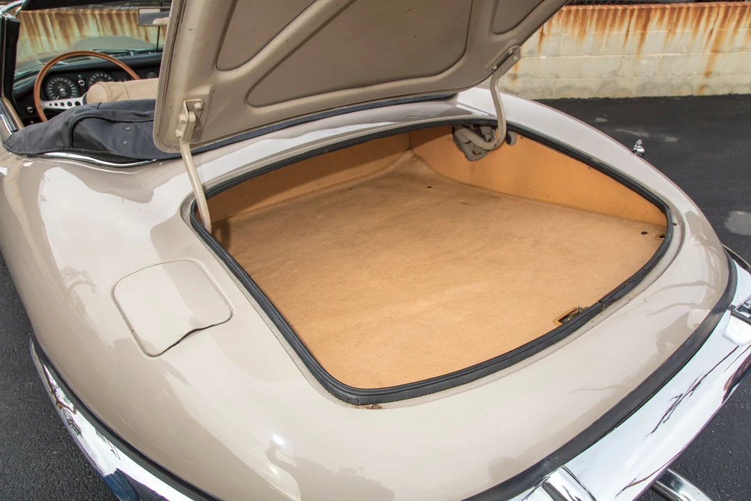 1971 Jaguar E-Type Series 2 - Image 9 of 31