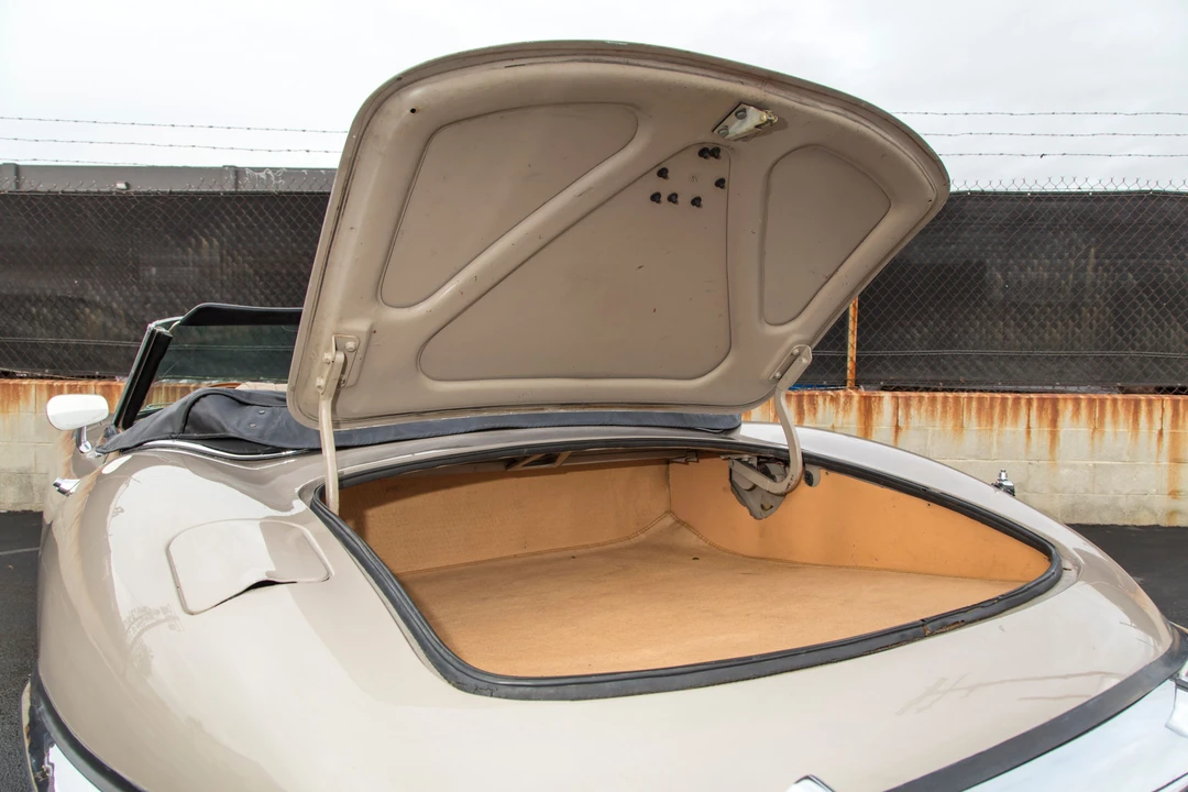 1971 Jaguar E-Type Series 2 - Image 8 of 31
