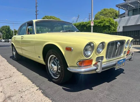 1971 Jaguar XJ XJ6 Sedan 4D