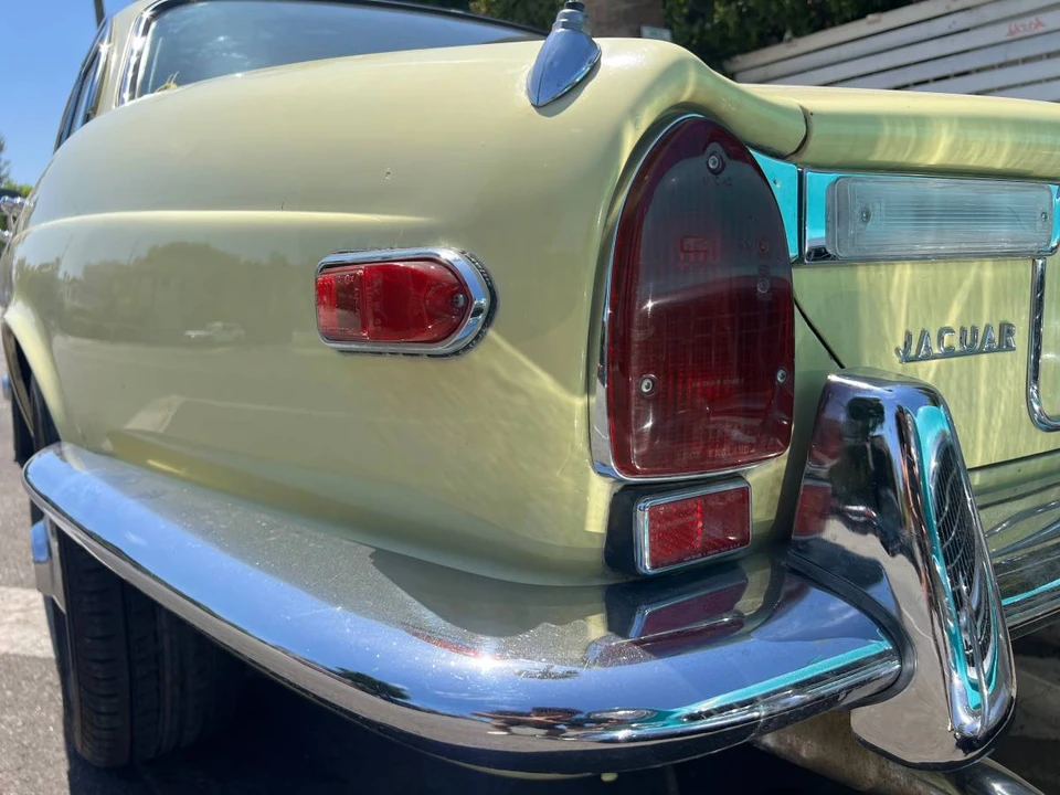 1971 Jaguar XJ Series 1 - Image 4 of 24