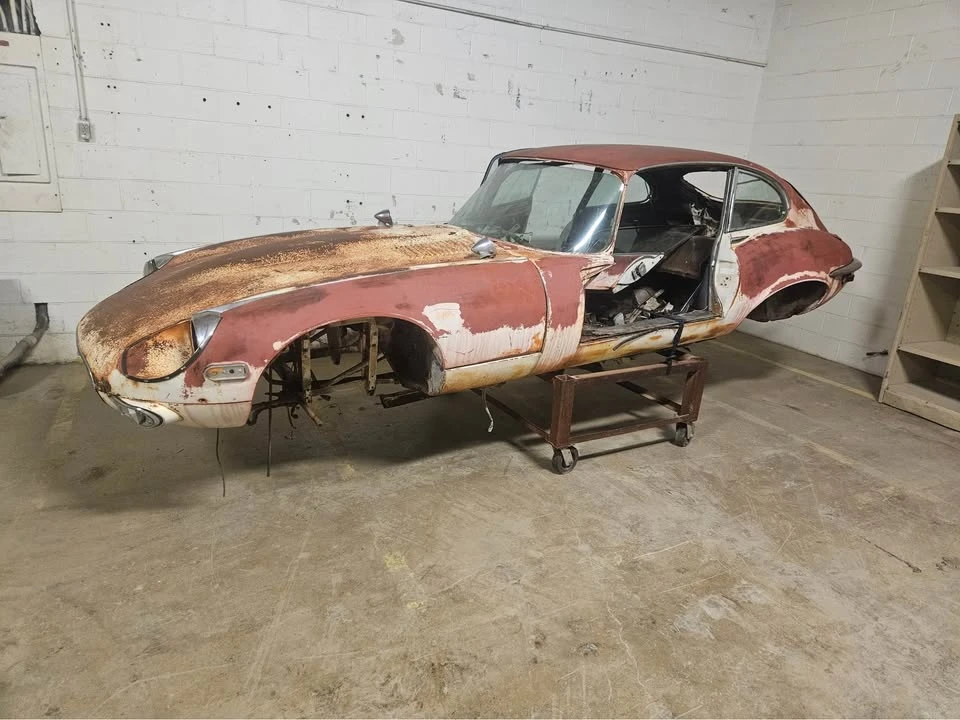 1971 Jaguar E-Type Series 2 - Image 2 of 4