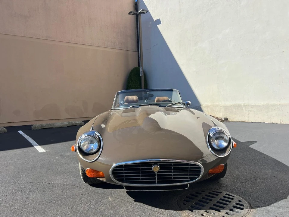 1971 Jaguar E-Type Series 3 V12 - Image 3 of 7