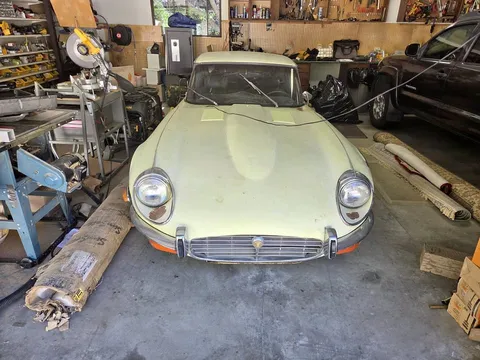 1971 Jaguar V-12 E-Type