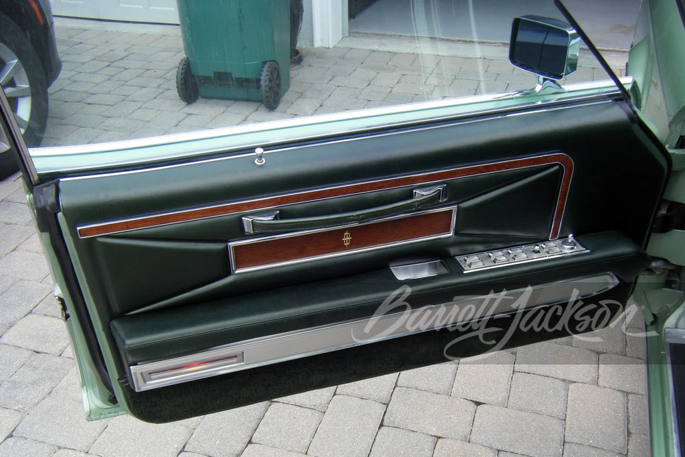 1971 Lincoln Continental Mark III - Image 2 of 6