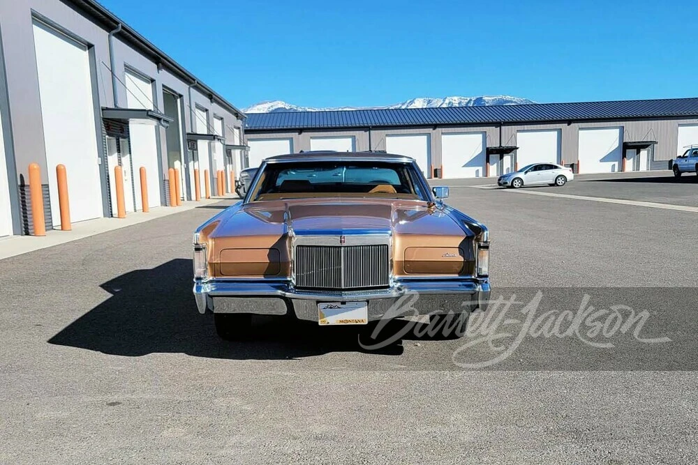 1971 Lincoln Continental Mark III - Image 9 of 12
