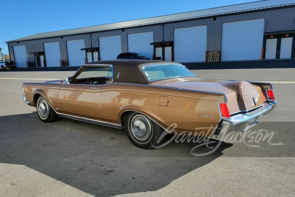 1971 Lincoln Continental Mark III - Image 11 of 12