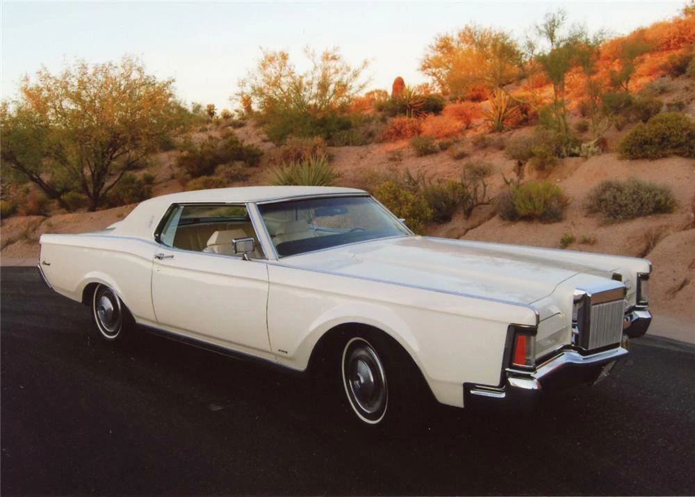 1971 Lincoln Continental Mark III - Image 2 of 3