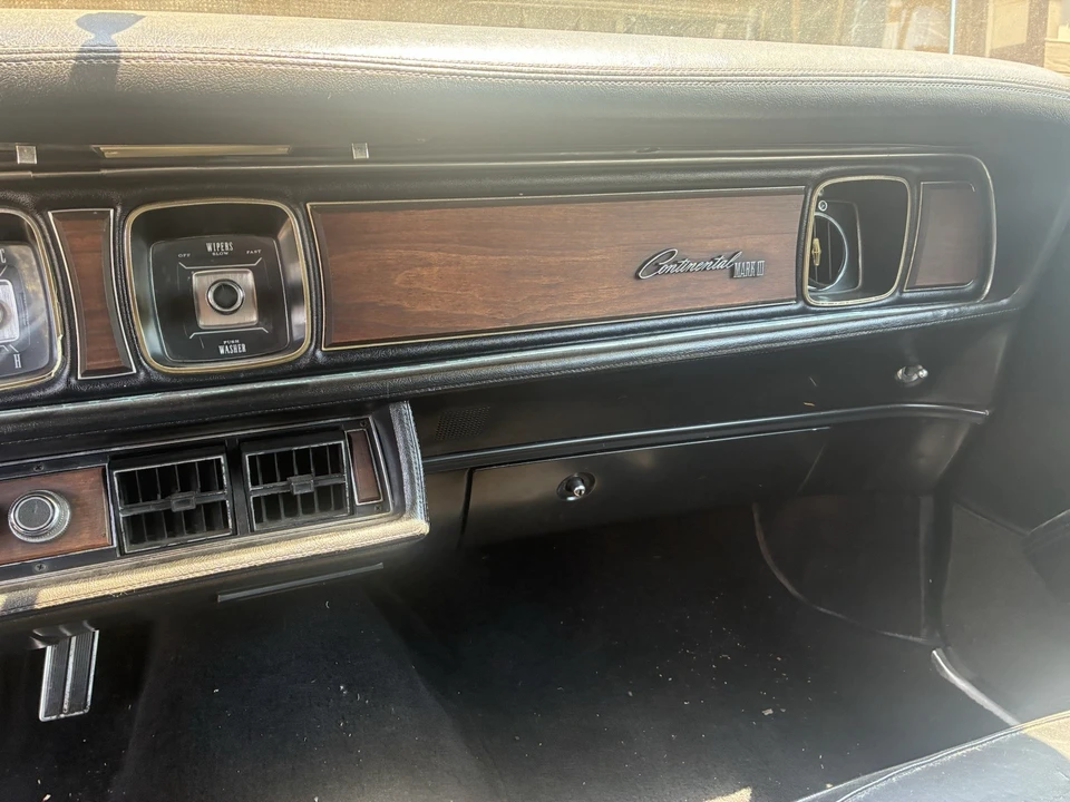 1971 Lincoln Continental 5th Gen - Image 14 of 15