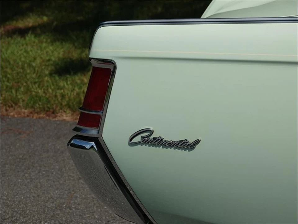 1971 Lincoln Continental 5th Gen - Image 18 of 31