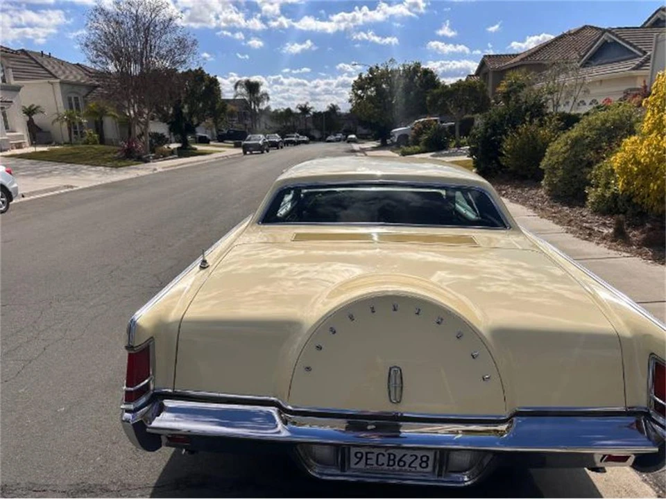 1971 Lincoln Continental 5th Gen - Image 12 of 21