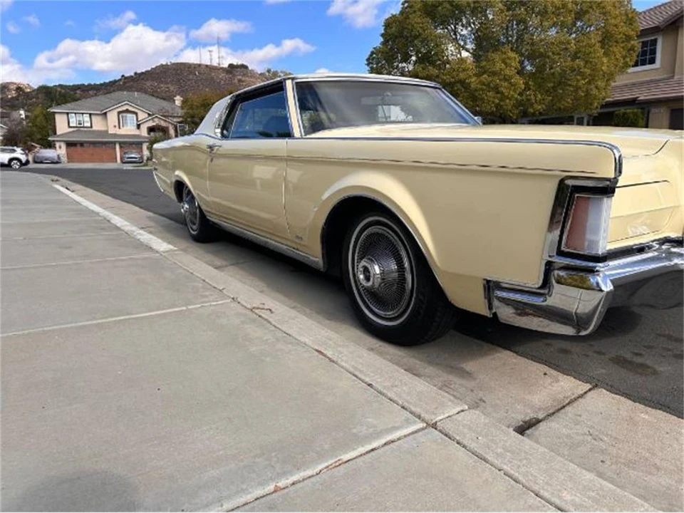 1971 Lincoln Continental 5th Gen - Image 13 of 21