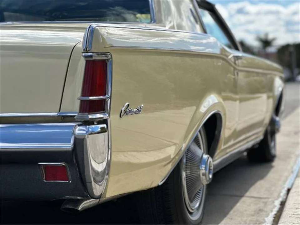 1971 Lincoln Continental 5th Gen - Image 14 of 21