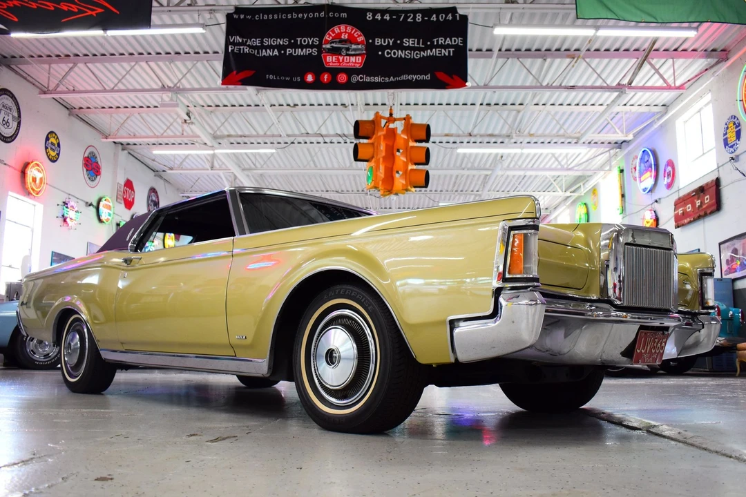 1971 Lincoln Continental Mark III - Image 3 of 20
