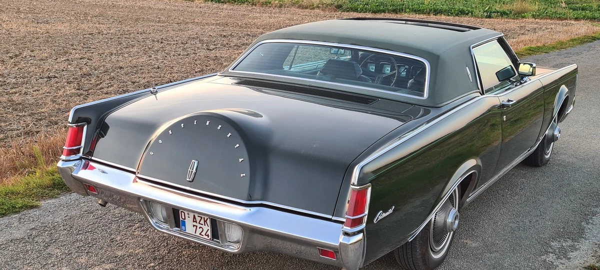 1971 Lincoln Continental Mark III - Image 7 of 30