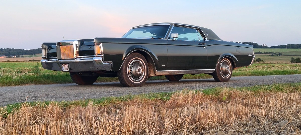 1971 Lincoln Continental Mark III - Image 10 of 30