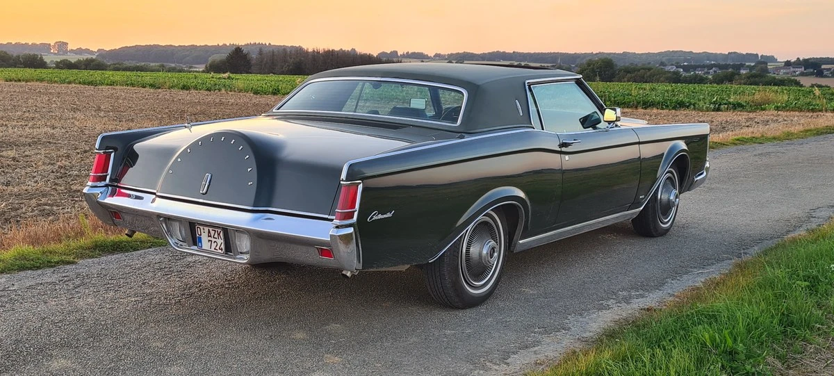 1971 Lincoln Continental Mark III - Image 9 of 30