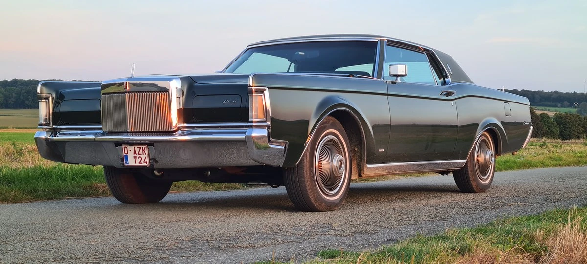 1971 Lincoln Continental Mark III - Image 13 of 30