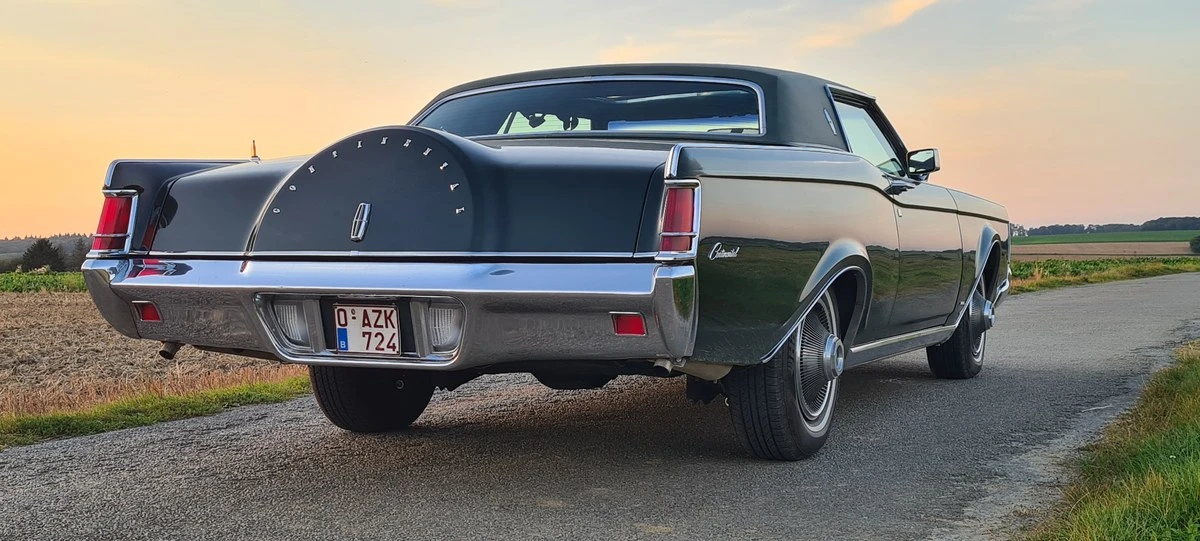 1971 Lincoln Continental Mark III - Image 16 of 30