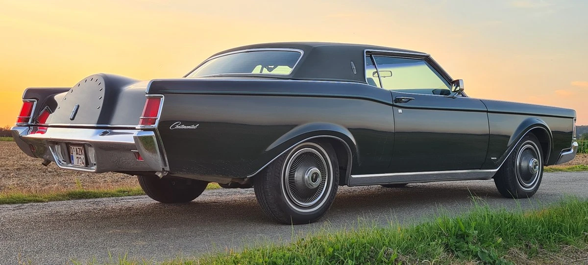 1971 Lincoln Continental Mark III - Image 3 of 30