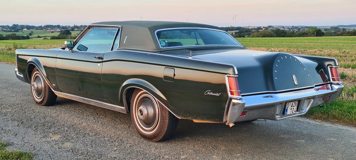 1971 Lincoln Continental Mark III - Image 8 of 30