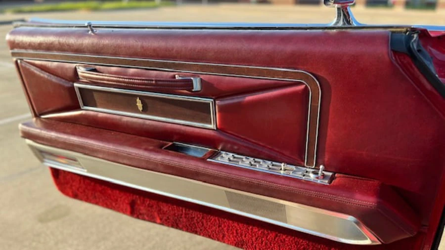 1971 Lincoln Continental Mark III - Image 11 of 31