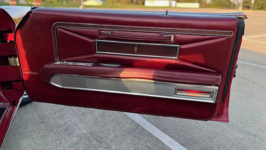1971 Lincoln Continental Mark III - Image 20 of 31