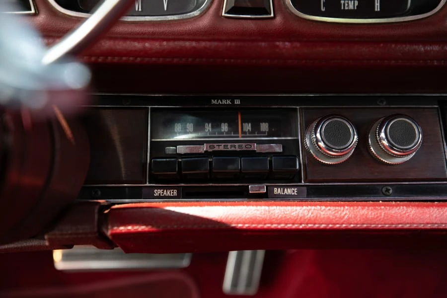 1971 Lincoln Continental Mark III - Image 18 of 24