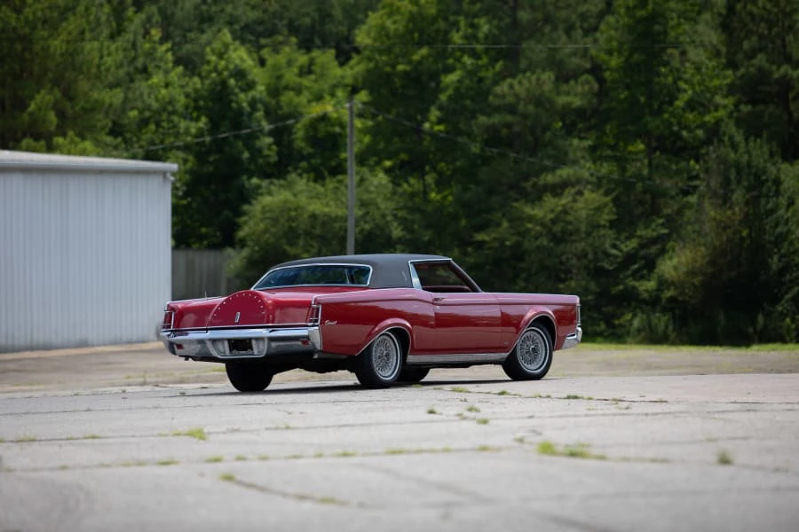 1971 Lincoln Continental Mark III - Image 8 of 24