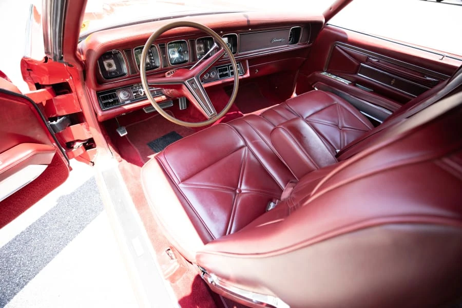 1971 Lincoln Continental Mark III - Image 17 of 24