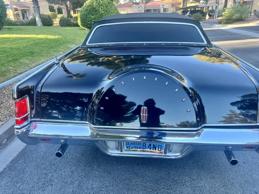 1971 Lincoln Continental Mark III - Image 12 of 31