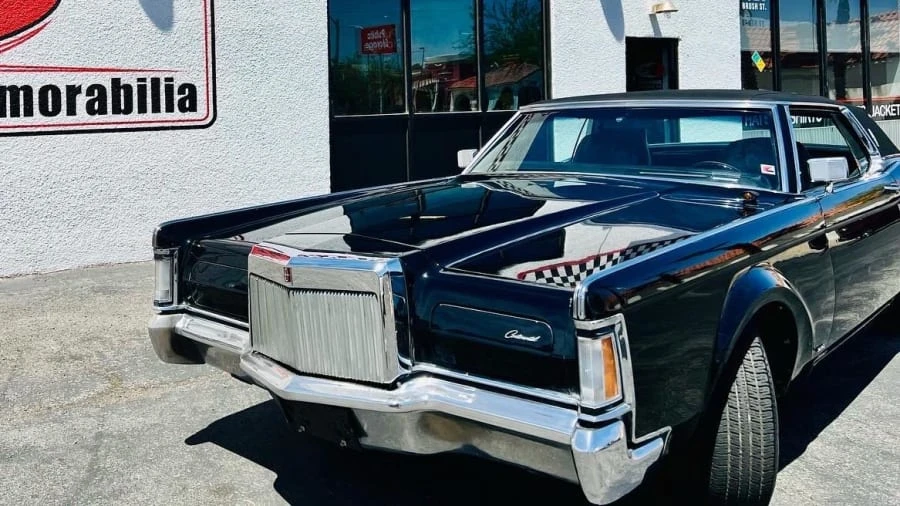 1971 Lincoln Continental Mark III - Image 13 of 31