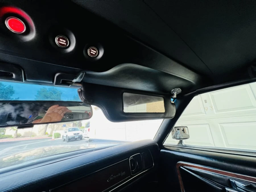 1971 Lincoln Continental Mark III - Image 27 of 31