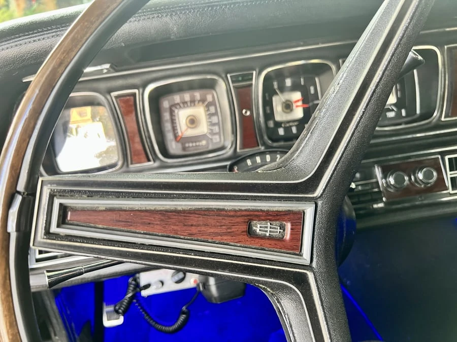 1971 Lincoln Continental Mark III - Image 20 of 31