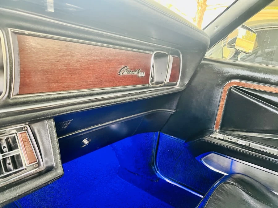 1971 Lincoln Continental Mark III - Image 17 of 31