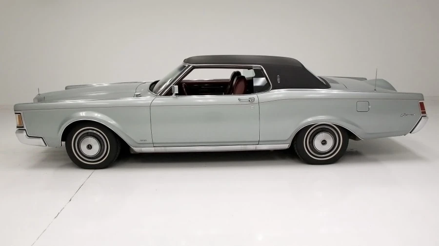 1971 Lincoln Continental Mark III - Image 2 of 17