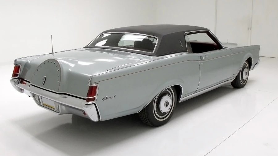 1971 Lincoln Continental Mark III - Image 16 of 17