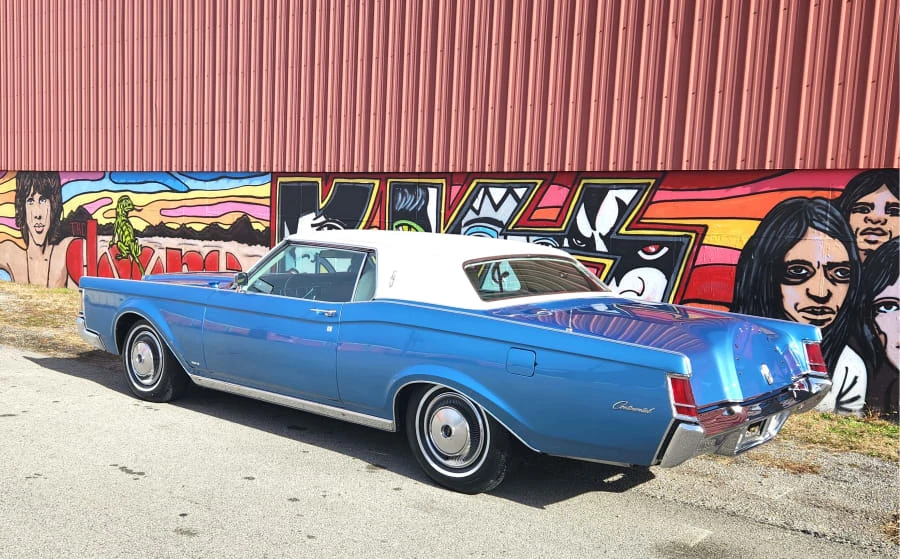 1971 Lincoln Continental Mark III - Image 10 of 19