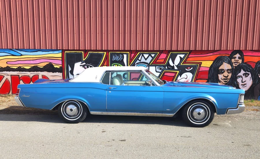 1971 Lincoln Continental Mark III - Image 7 of 19