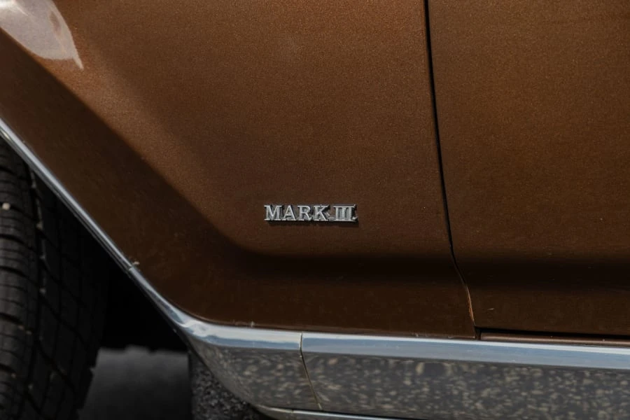 1971 Lincoln Continental Mark III - Image 12 of 31