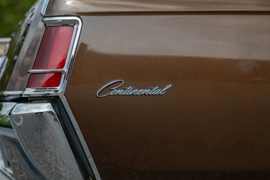 1971 Lincoln Continental Mark III - Image 14 of 31