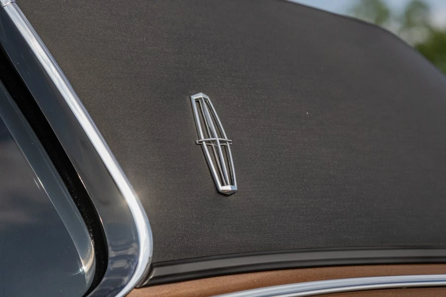 1971 Lincoln Continental Mark III - Image 18 of 31