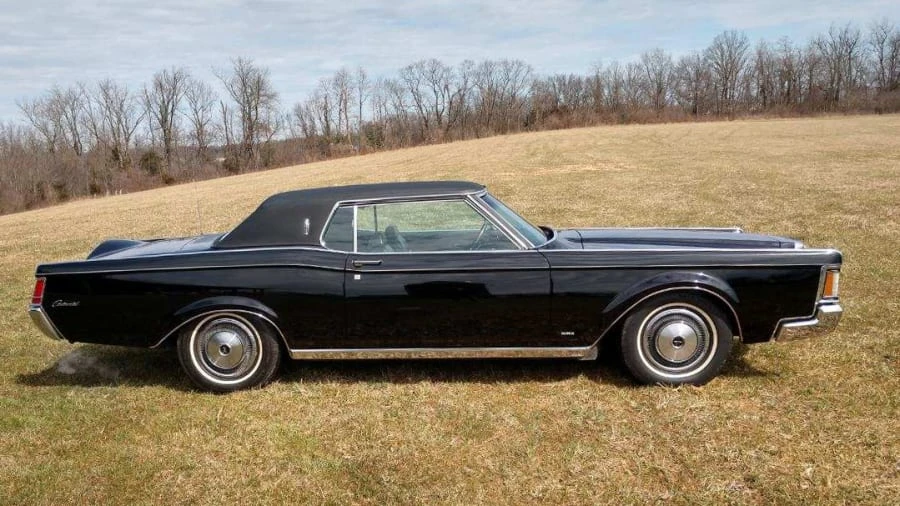 1971 Lincoln Continental Mark III - Image 2 of 9